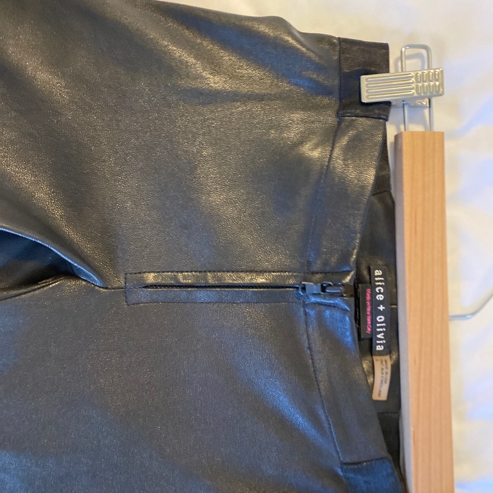 Alice and Olivia leather pants leggings